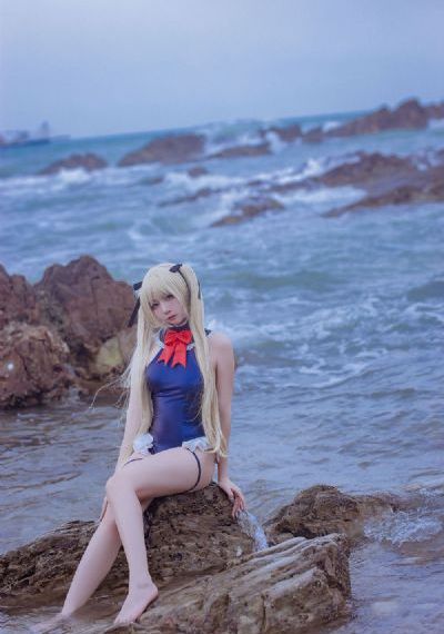 善良的美女秘书